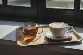 经常喝茶VS经常喝咖啡的人 谁更年轻？图片