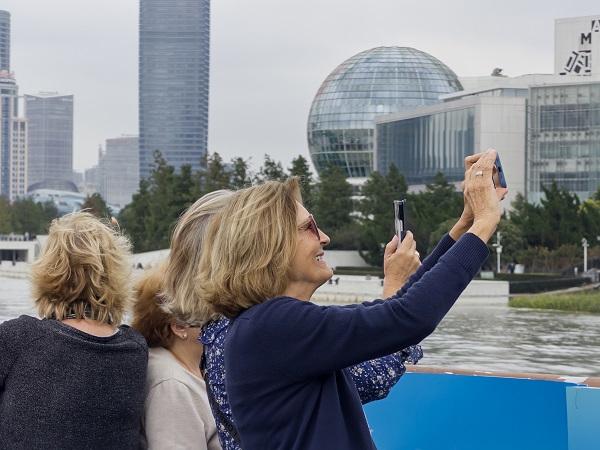 上海中心联动浦江游览推出联程专线，水岸融合打造进博文旅新标杆
