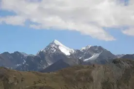 “5人违规攀山2人失联”最新进展：生还几率不大，搜救已暂停图片