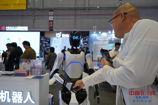 进博会AI专区“剧透未来”（组图）