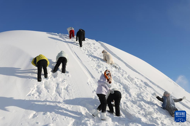 “神州北极”漠河：冰雪旅游火热