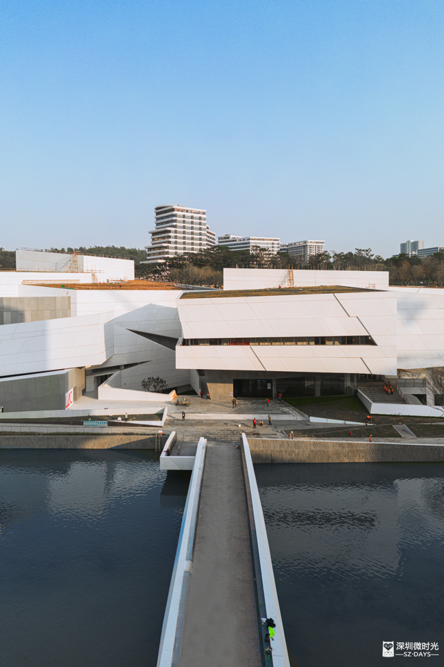 新地标！漂在水上的「白色山丘」，羡慕龙华人！