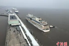 上海吴淞口国际邮轮港迎来今年首艘访问港邮轮图片