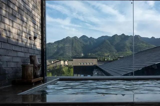 初冬的第一场旅行不如“进山游”→