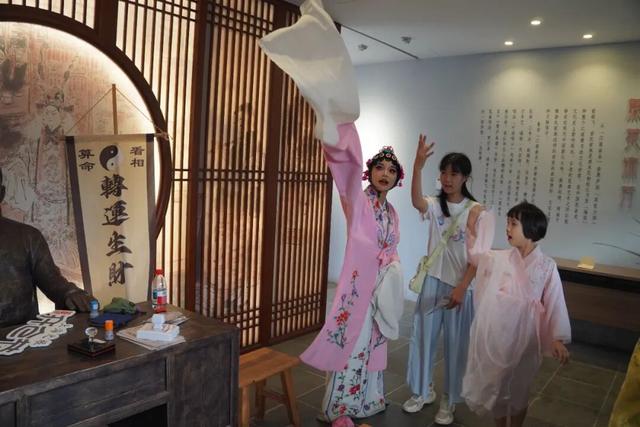 游上海松江 寻上海之根 | 国庆节首日，1.5万人涌入仓城……