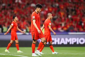 输了！国足0比2澳大利亚队图片