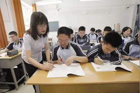 立德树人 让学生成为班级的主人 ——记西安市第八中学教师陈波图片