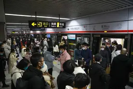 河南省人大常委会发布最新任免名单；骤降15℃！大雨、暴雪“组团”来袭丨大象早报图片