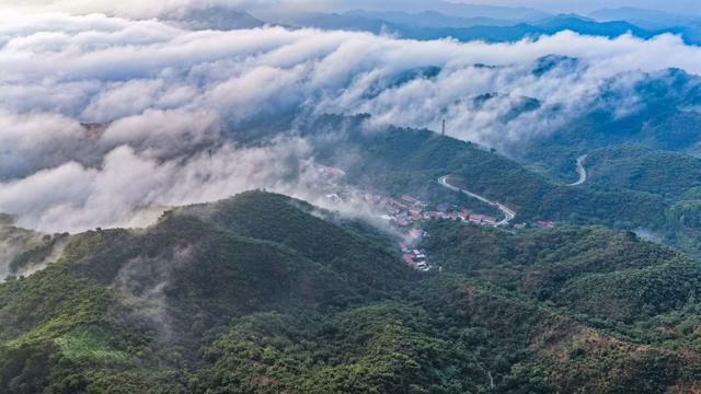 河北遵化：燕山云海美如画