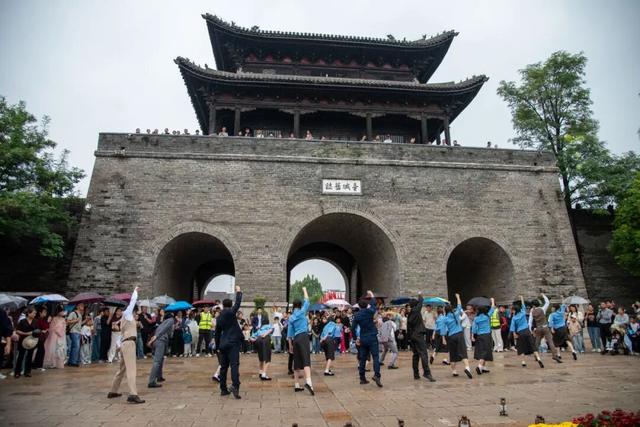 十一来台儿庄古城，共赴热血红色演艺之约！