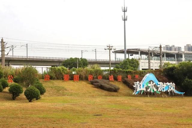 我在东莞，吃！火！车！