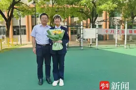 毕业季·一封家书寄成长|双向奔赴，跨越山海！ 这对父女互写家书令人泪目图片