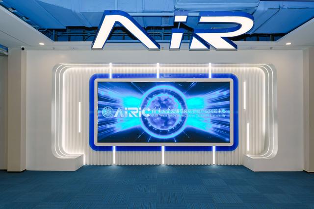 无锡滨湖：一半湖光山色，一半赛博朋克