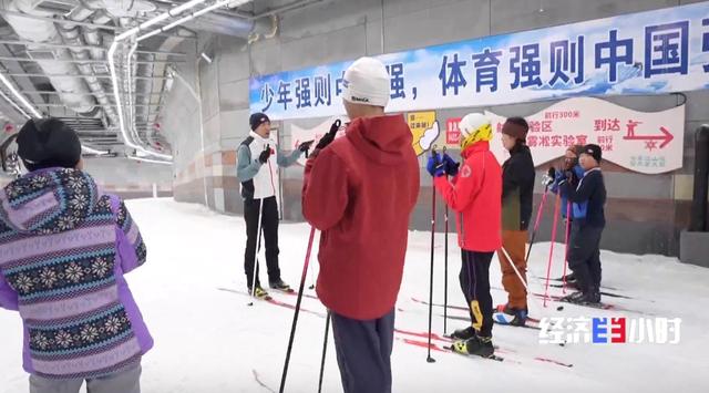 “清凉经济”火热一夏 滑雪场、溶洞……解锁避暑新玩法