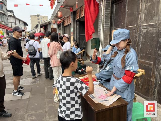 国庆中秋双节同庆：赵化古镇“千人坝坝宴”沉浸式演绎民国风情