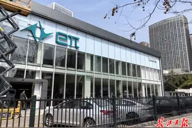湖北最大汽车销售集群逐“新”，龙阳大道几乎集齐新能源车品牌图片