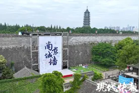 端午假期来老门东拍大片，“南京城墙”巨幅海报亮相明城墙图片