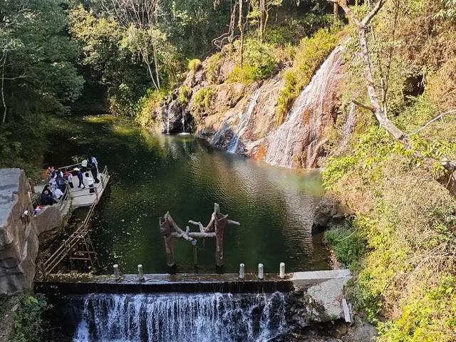 春节假期，新平戛洒文旅市场火爆