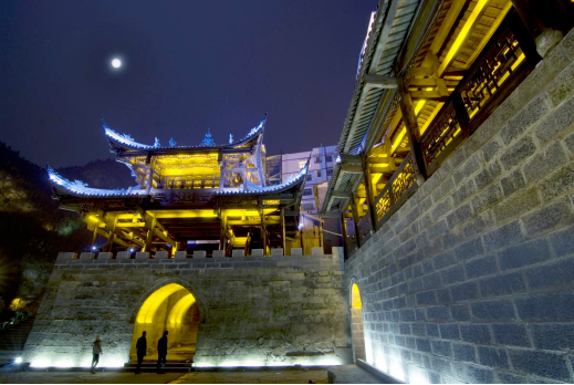 “渝超”巫溪观赛 耍事多