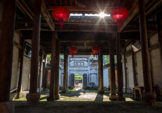 灵山秀水古韵南泉情