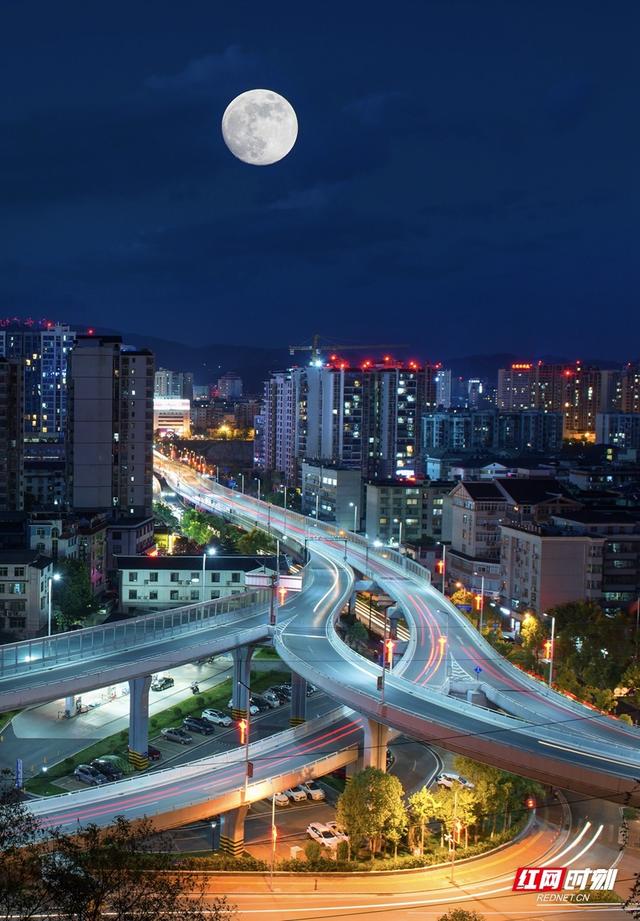 中秋夜的张家界：“月夜奇观”美到出圈！
