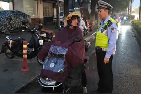 点面结合，精细管理，青浦公安开展非机动车乱骑行整治行动图片