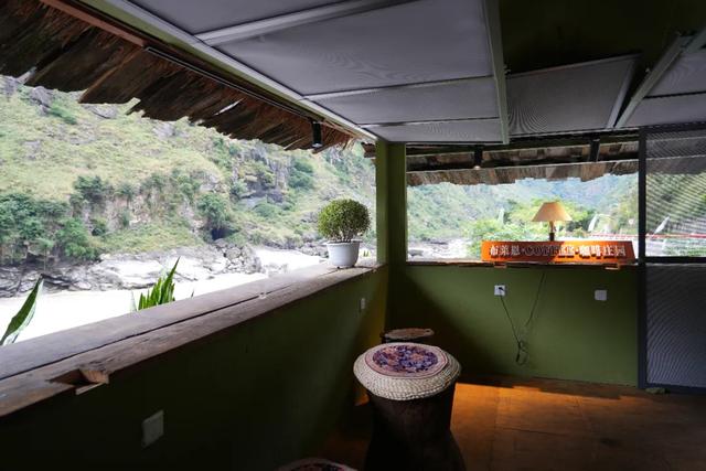 一杯悬崖咖啡、一眼峡谷风景,怒江美哉!