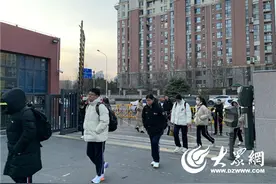 淄博高新区一中：开学首日，暖心护航，开启新学期奋进篇章图片