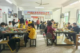 “沉浸式”体验国家级非遗！海外华裔青少年到汕头感受潮汕文化魅力图片