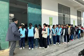 民生样本  年度记录丨校园里的午休时光图片