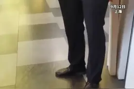上海外卖骑手商场消费后休息遭驱赶：工作人员即使消费了也不被允许图片