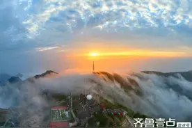 泰山之巅，云海玉盘，晚霞夕照，宛若仙境图片