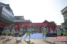 从鲁迅故里出发！杭州亚运会火炬传递绍兴站开跑图片