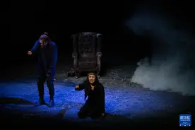 话剧《哈姆雷特》在澳门上演图片