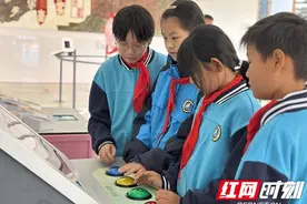 科学点亮童心 科技点亮未来——张家界金海实验学校组织学生参观流动科技馆图片