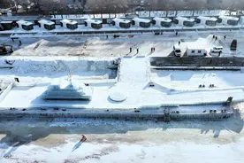 哈尔滨道外江畔“百年航运·戊通冰雪欢乐世界”亮相图片