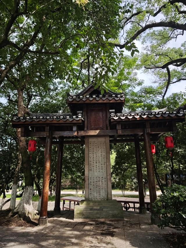 在灵渠古堤的N种可能
