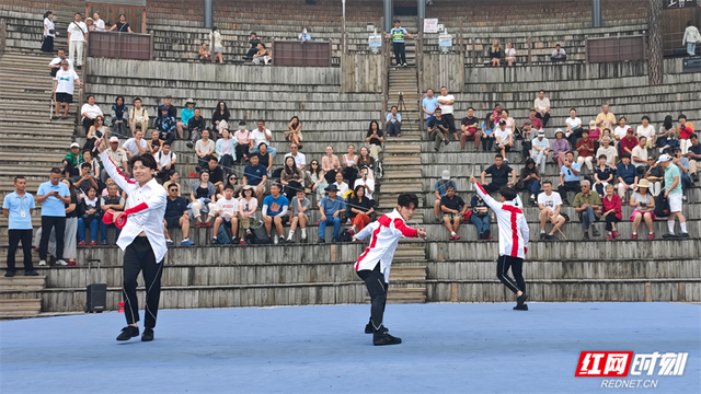 山水为台 多元竞辉——这个金秋，张家界文旅盛宴全景展现