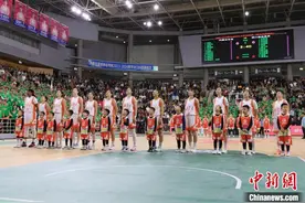 85:90! 内蒙古农信女篮总决赛首场不敌四川女篮图片