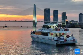 海口湾游船10月19日扬帆起航 开启海上梦幻之旅图片