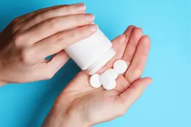 嚼碎，还是整片吃？你真的会吃药吗？图片
