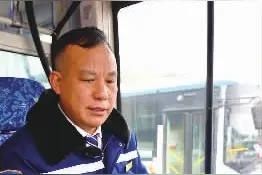 长沙918路公交车司机李凤飞：从一条路见证长沙18年的发展，会一如既往为大家服务图片