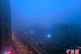 黑龙江多地发布大雾红色预警 局地能见度不足50米图片