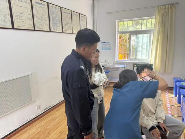 【守护的瞬间】警灯闪烁 为生命开道