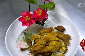 千城百县看中国｜食鲁味：蒜香脆皮鸡图片