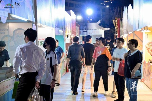 国庆长假，横琴美食潮玩商圈氛围火热