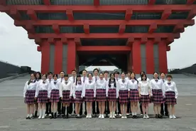 青春在艺术中绽放，中华艺术宫（上海美术馆）暑期学生社会实践活动圆满结束图片