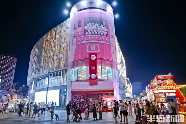 越夜越美丽！青岛嘉年华多点发力激活夜经济新动能