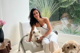 内马尔夜总会与两名女子亲昵，怀孕女友：我再一次失望透顶图片