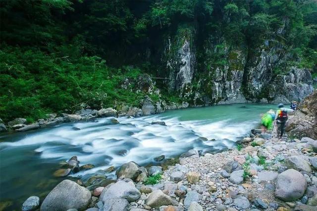 浙江人私藏的 “天然冰箱”！解锁这些小众溯溪地→